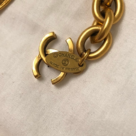 Vintage CHANEL gold statement medaillon necklace - Picture 3 of 6